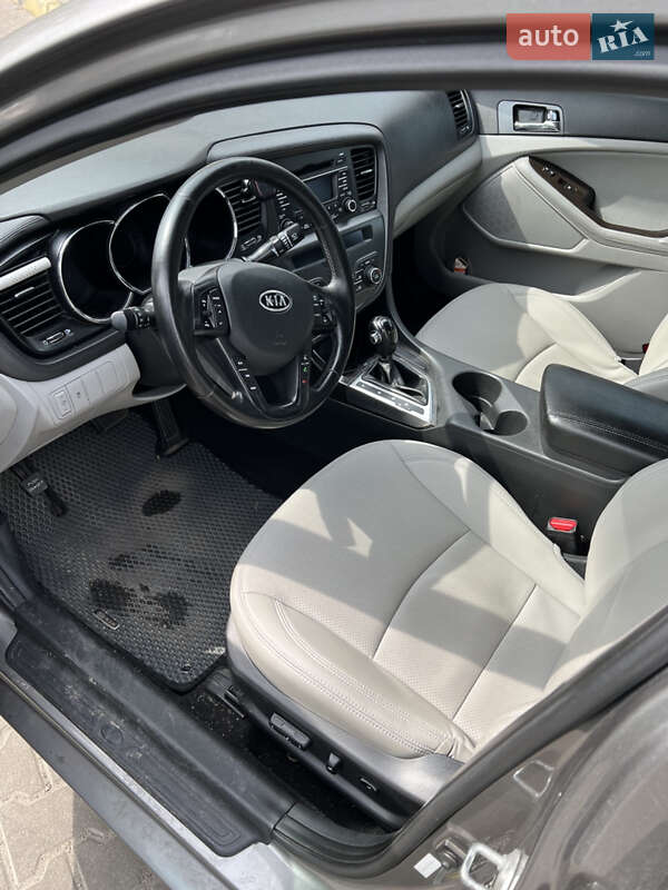 Седан Kia Optima 2011 в Києві