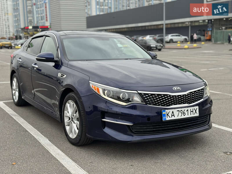 Седан Kia Optima 2017 в Киеве