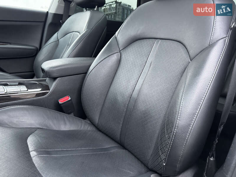 Седан Kia Optima 2017 в Киеве