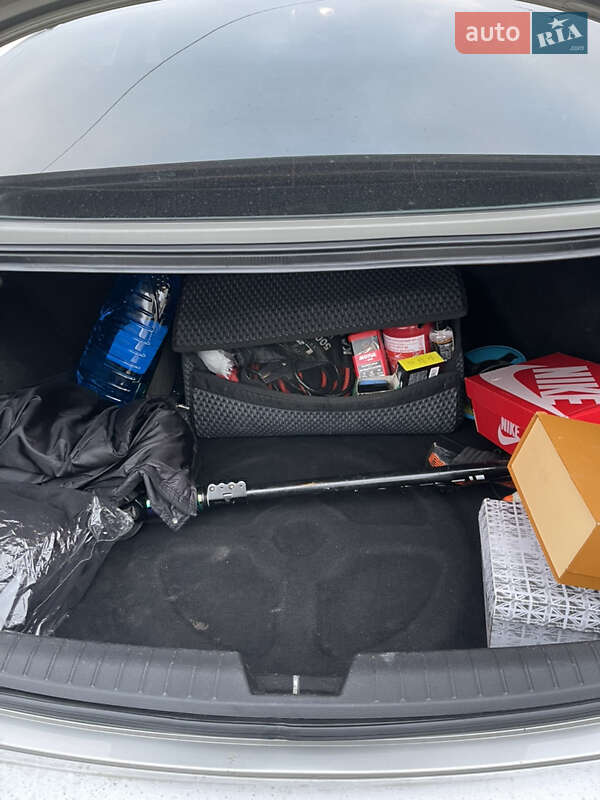 Седан Kia Optima 2011 в Киеве