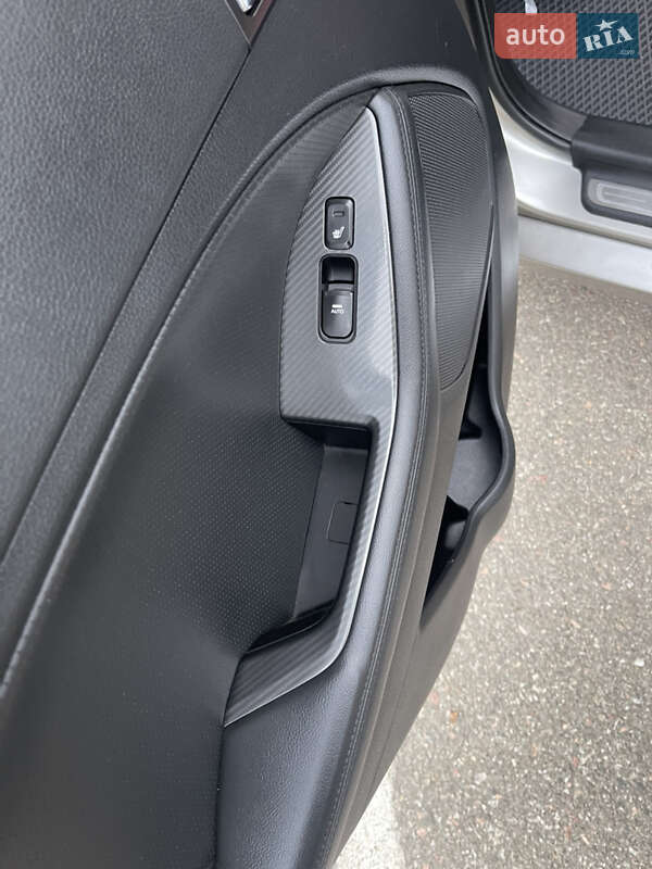 Седан Kia Optima 2011 в Киеве