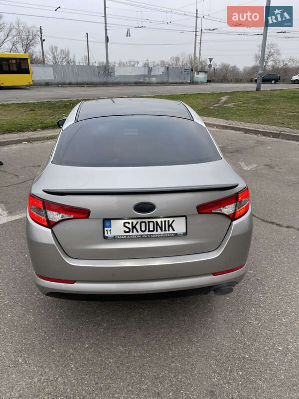 Седан Kia Optima 2011 в Киеве