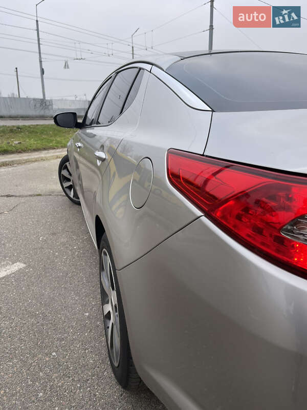 Седан Kia Optima 2011 в Киеве