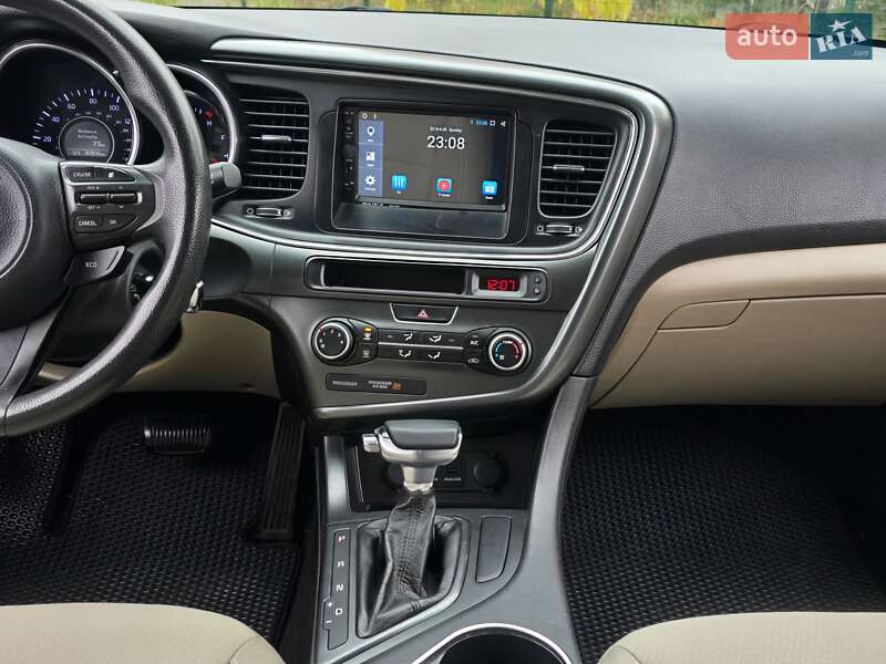 Седан Kia Optima 2014 в Хмельницком