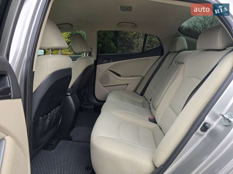 Седан Kia Optima 2014 в Хмельницком