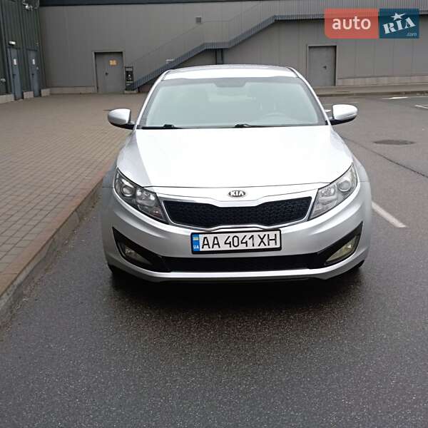 Седан Kia Optima 2015 в Киеве