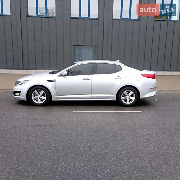 Седан Kia Optima 2015 в Киеве