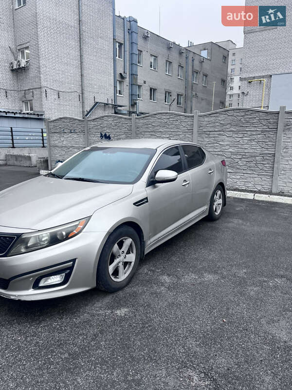 Седан Kia Optima 2013 в Днепре