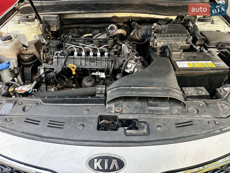 Седан Kia Optima 2011 в Полтаве