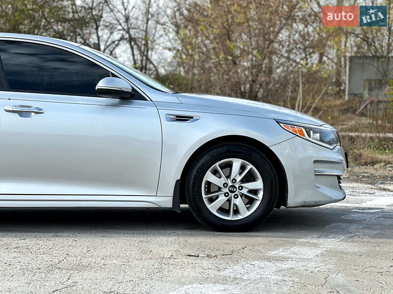Седан Kia Optima 2016 в Києві