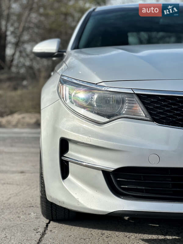 Седан Kia Optima 2016 в Києві