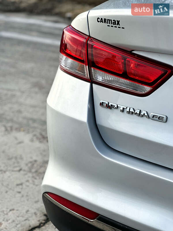 Седан Kia Optima 2016 в Києві