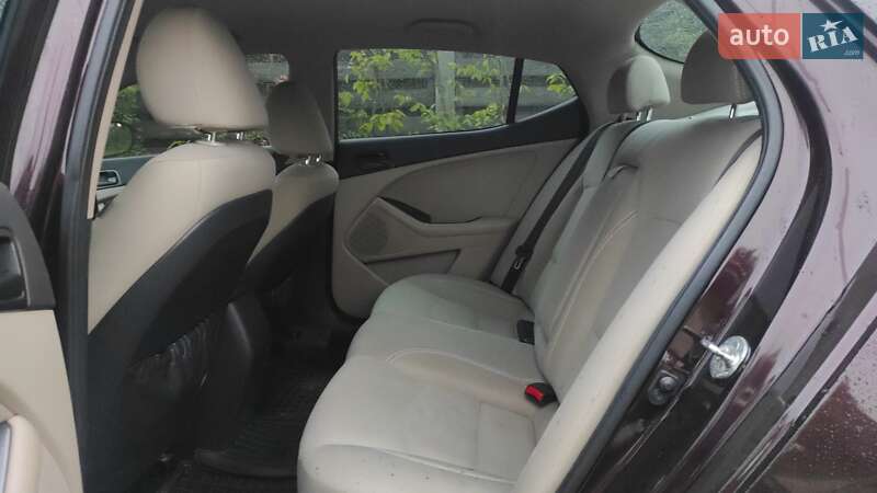 Седан Kia Optima 2013 в Житомире