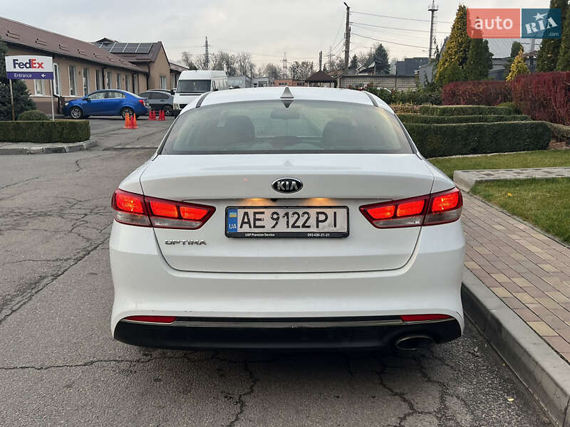 Седан Kia Optima 2017 в Дніпрі