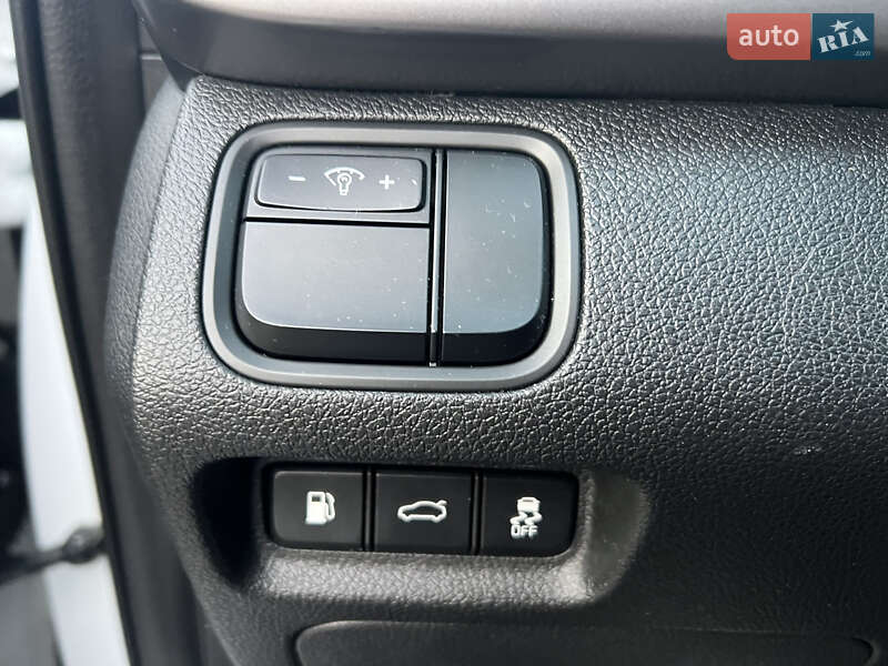 Седан Kia Optima 2017 в Дніпрі