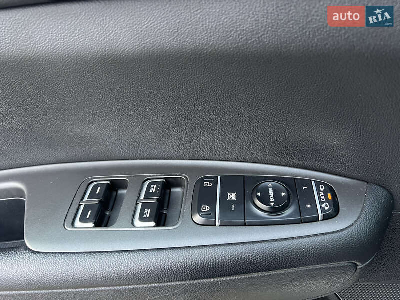 Седан Kia Optima 2017 в Дніпрі