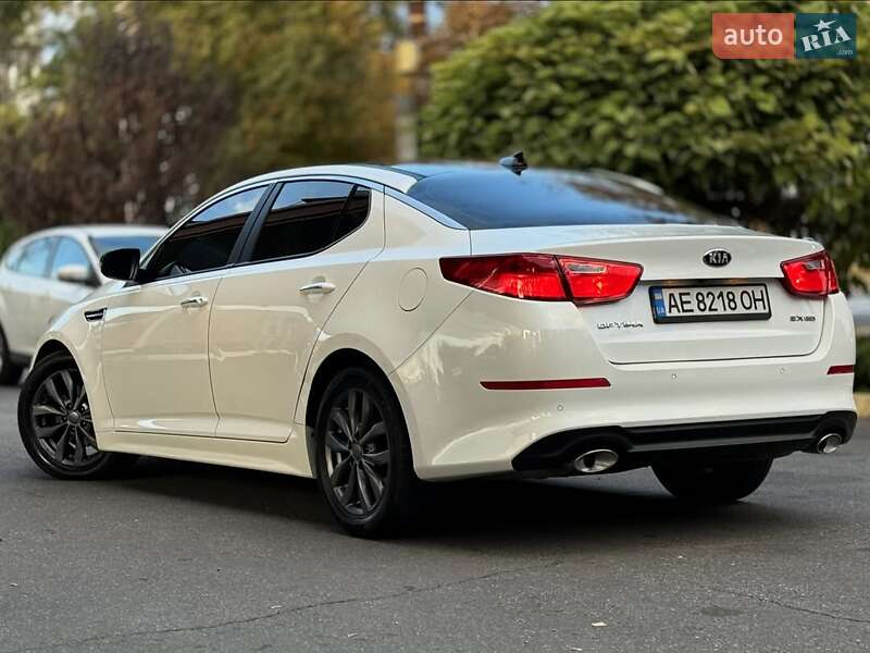 Седан Kia Optima 2014 в Львове