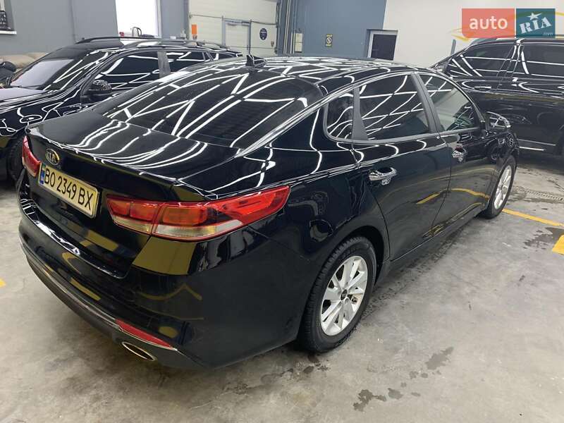 Седан Kia Optima 2017 в Ивано-Франковске