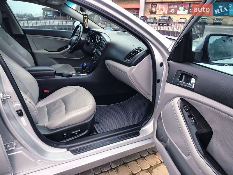 Седан Kia Optima 2011 в Харкові