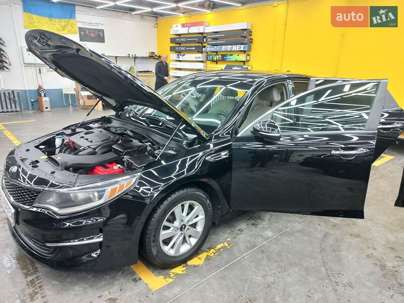 Седан Kia Optima 2017 в Ивано-Франковске