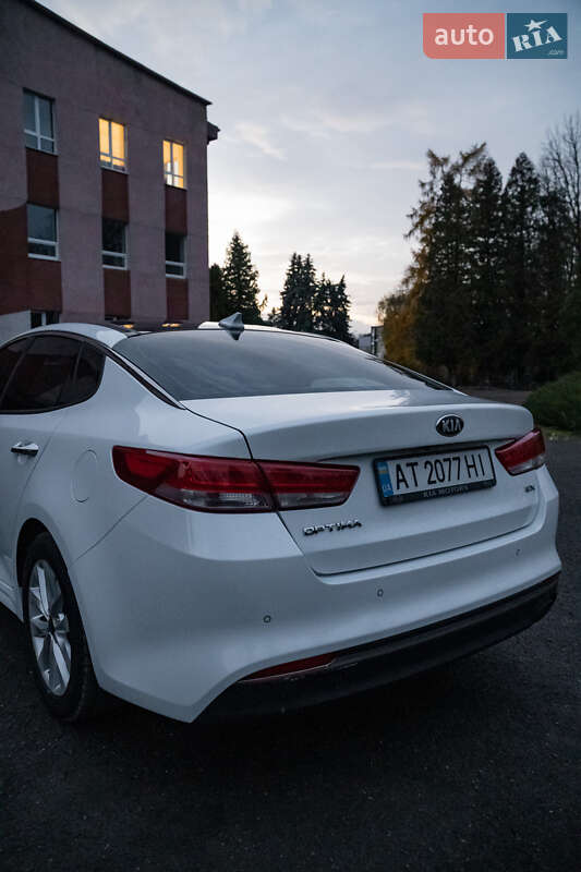 Седан Kia Optima 2016 в Бурштыне