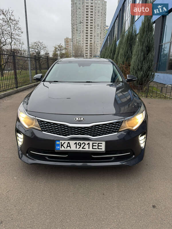 Седан Kia Optima 2017 в Киеве