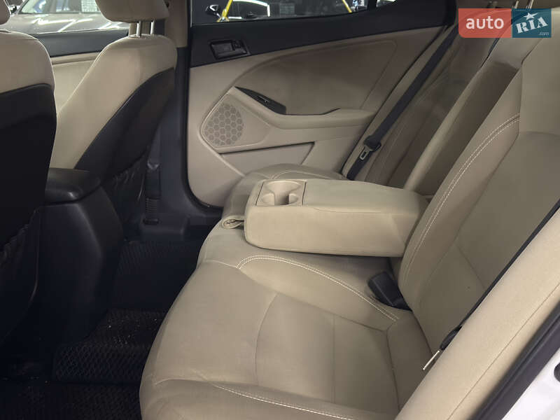 Седан Kia Optima 2011 в Николаеве