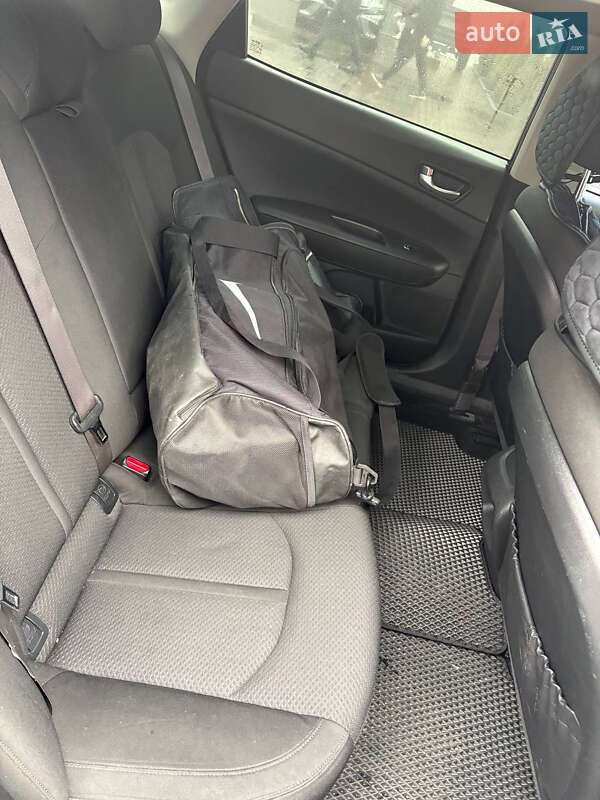 Седан Kia Optima 2016 в Черкасах