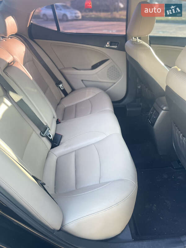 Седан Kia Optima 2014 в Кропивницком