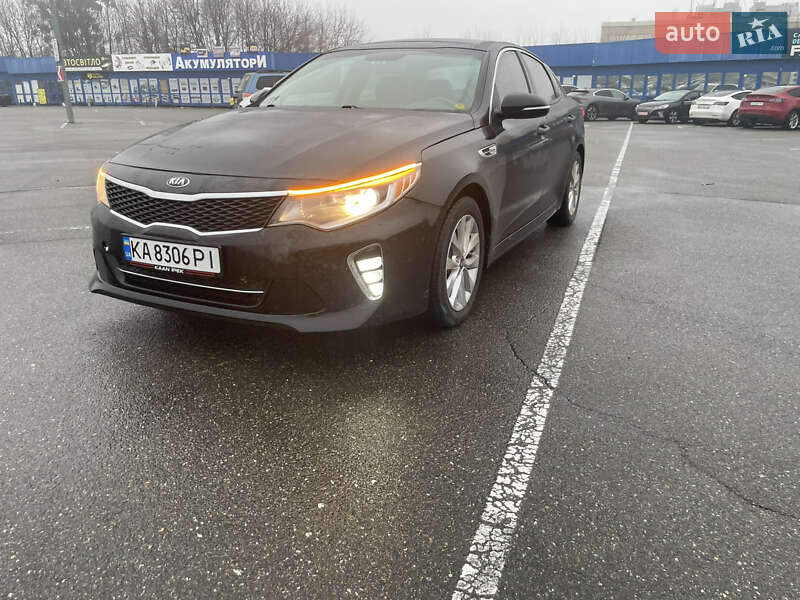 Седан Kia Optima 2017 в Киеве