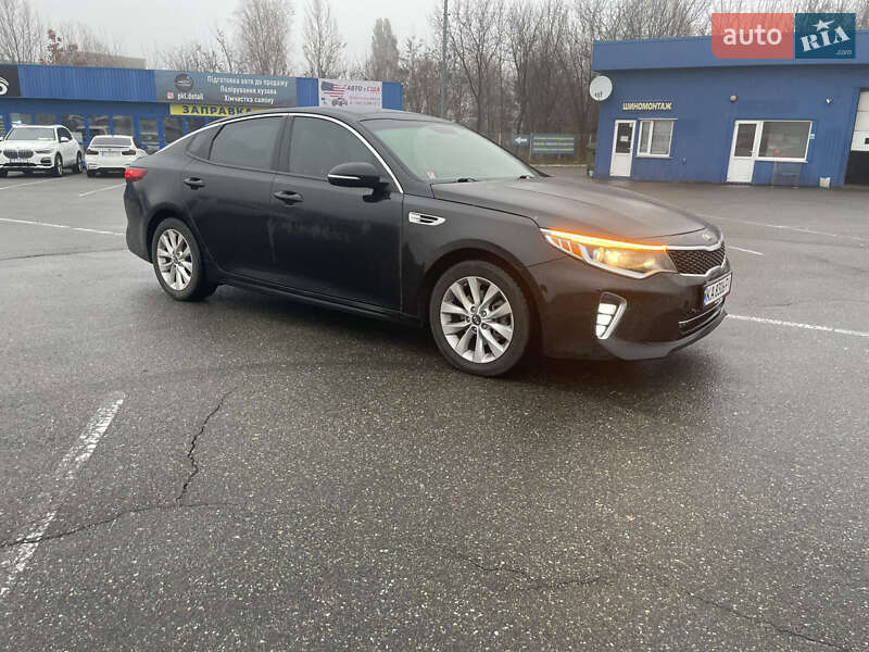 Седан Kia Optima 2017 в Киеве