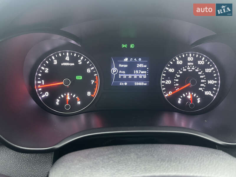 Седан Kia Optima 2017 в Киеве