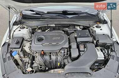 Седан Kia Optima 2017 в Киеве