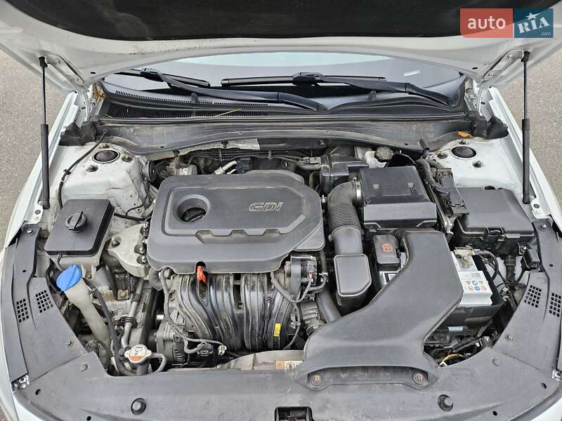 Седан Kia Optima 2017 в Киеве