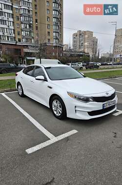 Седан Kia Optima 2017 в Киеве
