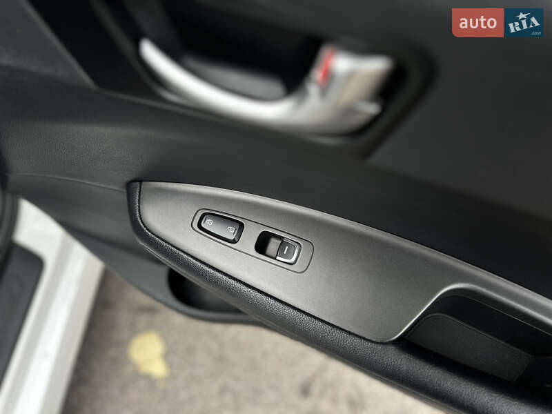 Седан Kia Optima 2016 в Киеве фото 41 Седан Kia Optima 2016 в Киеве