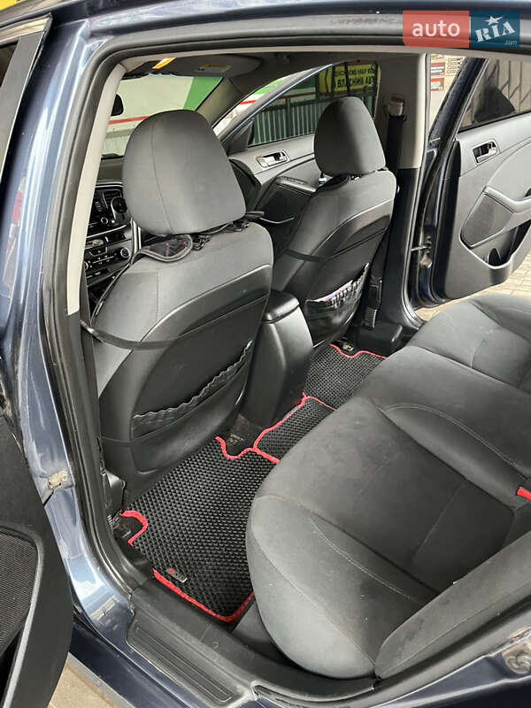 Седан Kia Optima 2014 в Александрие