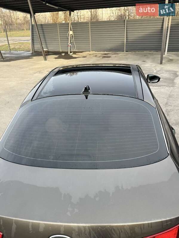 Седан Kia Optima 2012 в Кривому Розі