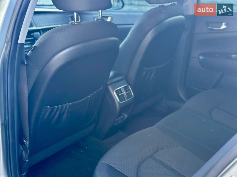 Седан Kia Optima 2016 в Ивано-Франковске