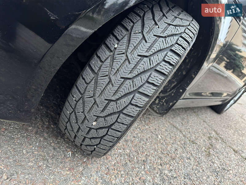 Седан Kia Optima 2014 в Чорноморську