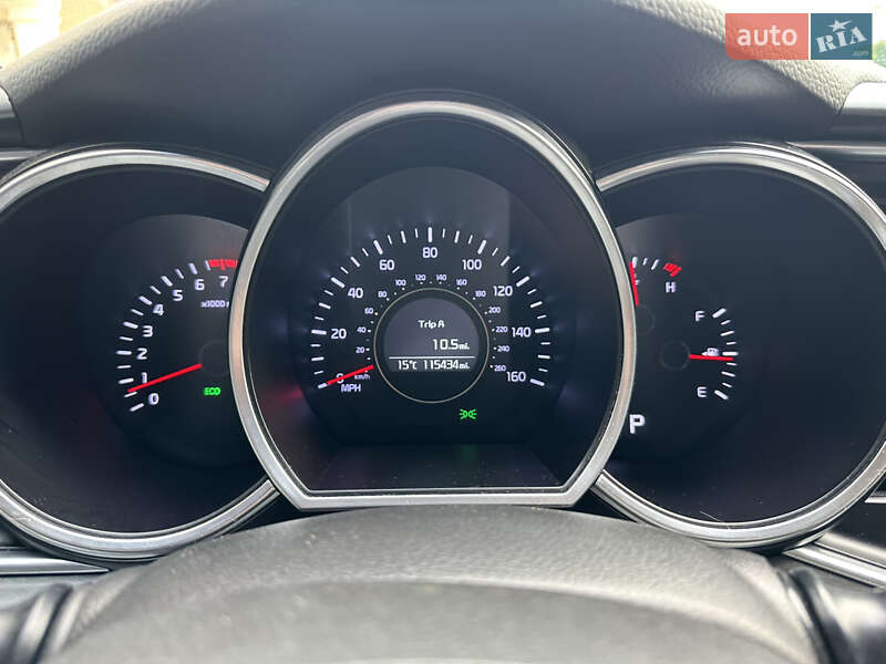 Седан Kia Optima 2013 в Киеве