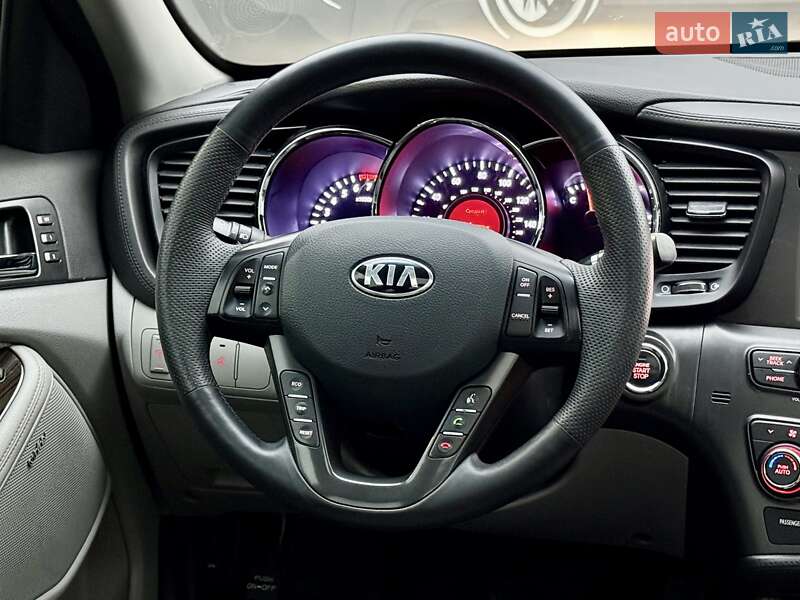 Седан Kia Optima 2012 в Харькове