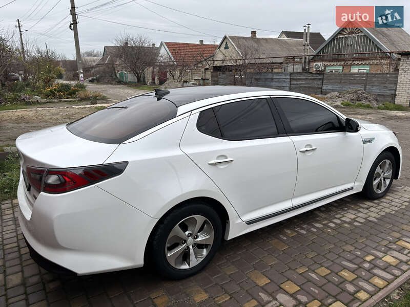 Седан Kia Optima 2014 в Запорожье