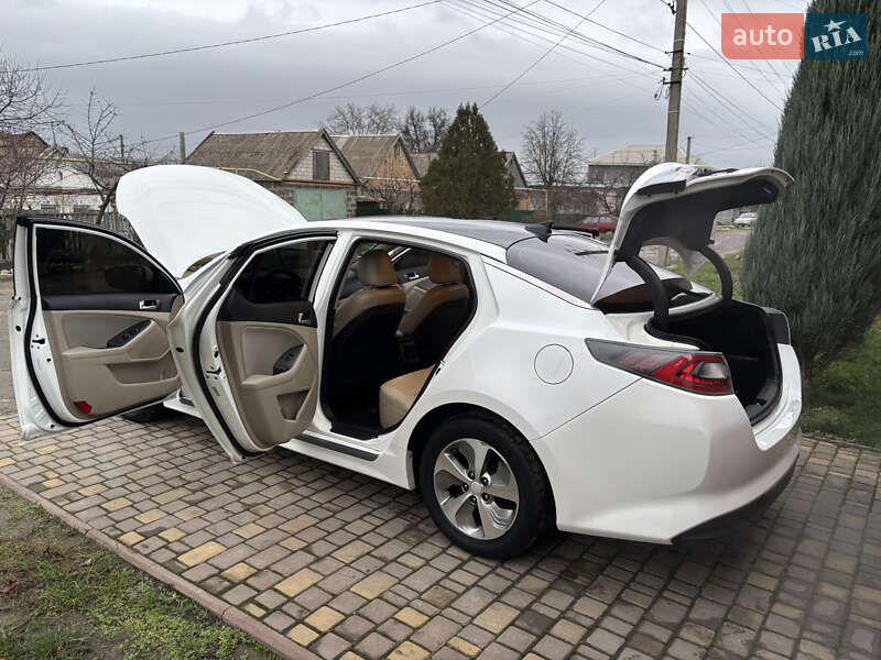 Седан Kia Optima 2014 в Запорожье