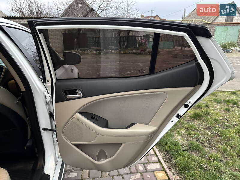 Седан Kia Optima 2014 в Запорожье