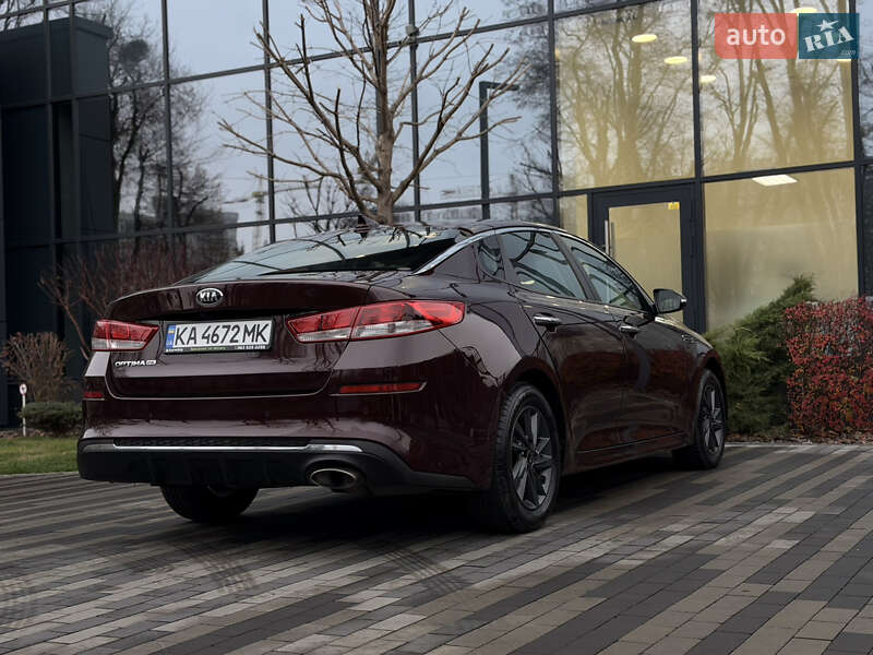 Седан Kia Optima 2020 в Киеве