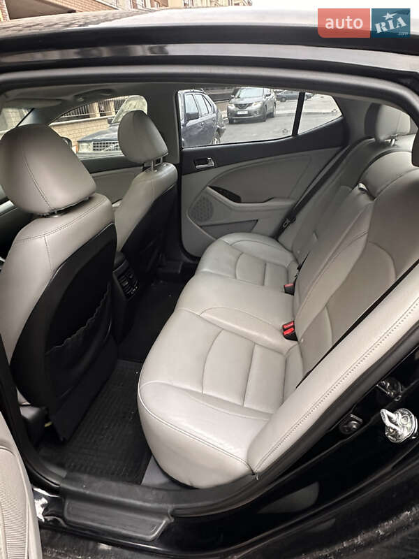 Седан Kia Optima 2014 в Києві