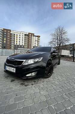 Седан Kia Optima 2013 в Ивано-Франковске