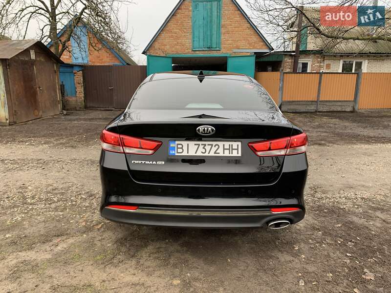 Седан Kia Optima 2017 в Гадяче