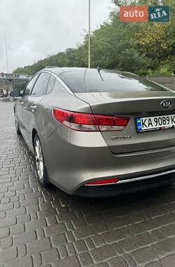 Седан Kia Optima 2016 в Обухове
